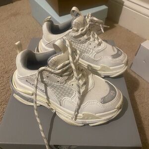 Balenciaga White Chunky Sneakers